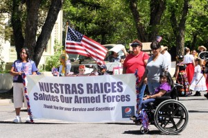 Se van a honorar los veteranos hispanos por su servicio por Nuestras Raíces de Flagstaff durante el Desfile del Dia de las Fuerzas Armadas de Flagstaff empezando a las 11 a.m. Sabado, el 18 de mayo en el centro de Flagstaff. Foto de AmigosNAZ