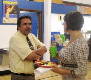 Joe Gutierrez, principal of Killip Elementary School in Flagstaff, speaks with teacher Ginni Biggs. Photo courtesy of Flagstaff Unified School District