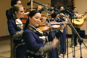 Los miembros del Mariachi Sol Azteca desde Tucson volverán al Celebraciones de la Gente en el año 2013.