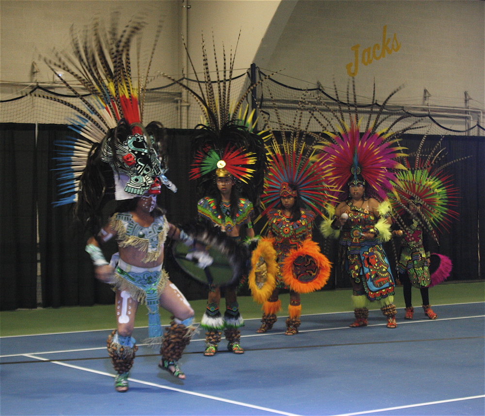 11-07-15 Aztec dancers017
