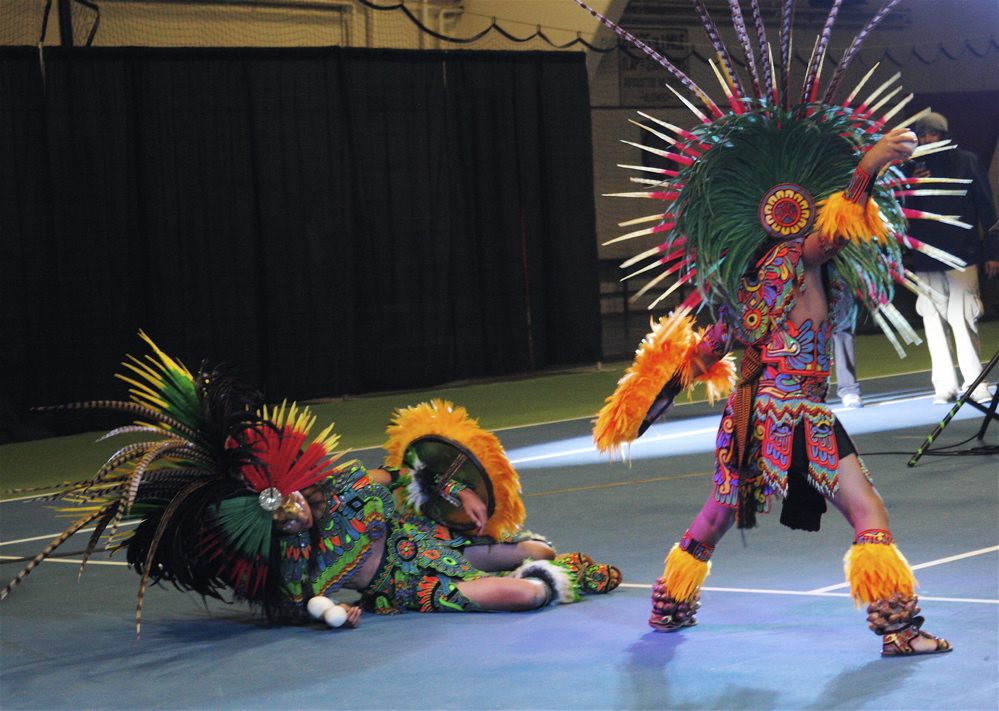 11-07-15 Aztec dancers022