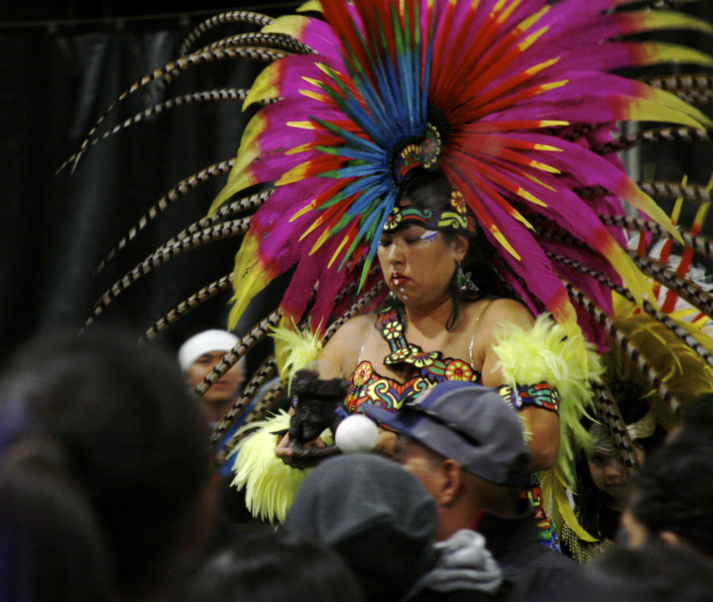 11-07-15 Aztec dancers03