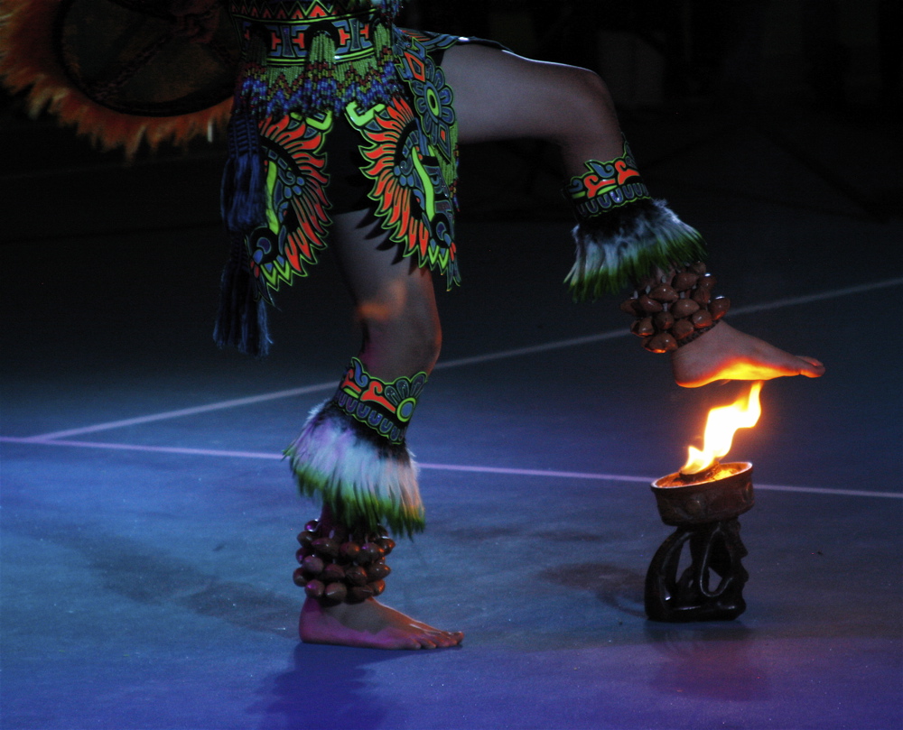 11-07-15 Aztec dancers030