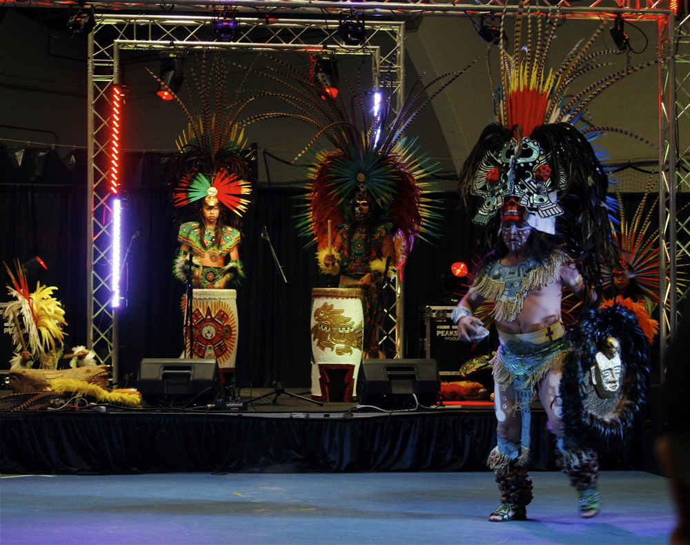 11-07-15 Aztec dancers08